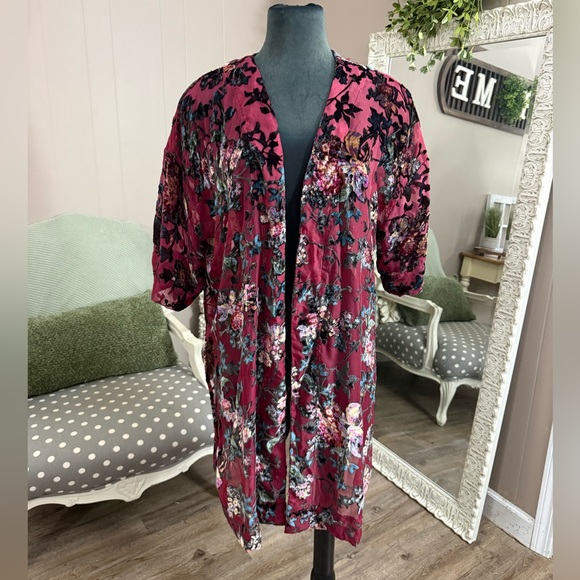 Arizona Jean Co. • Burnout Velvet Floral Kimono - Picture 2 of 11